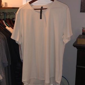 Men’s lululemon top